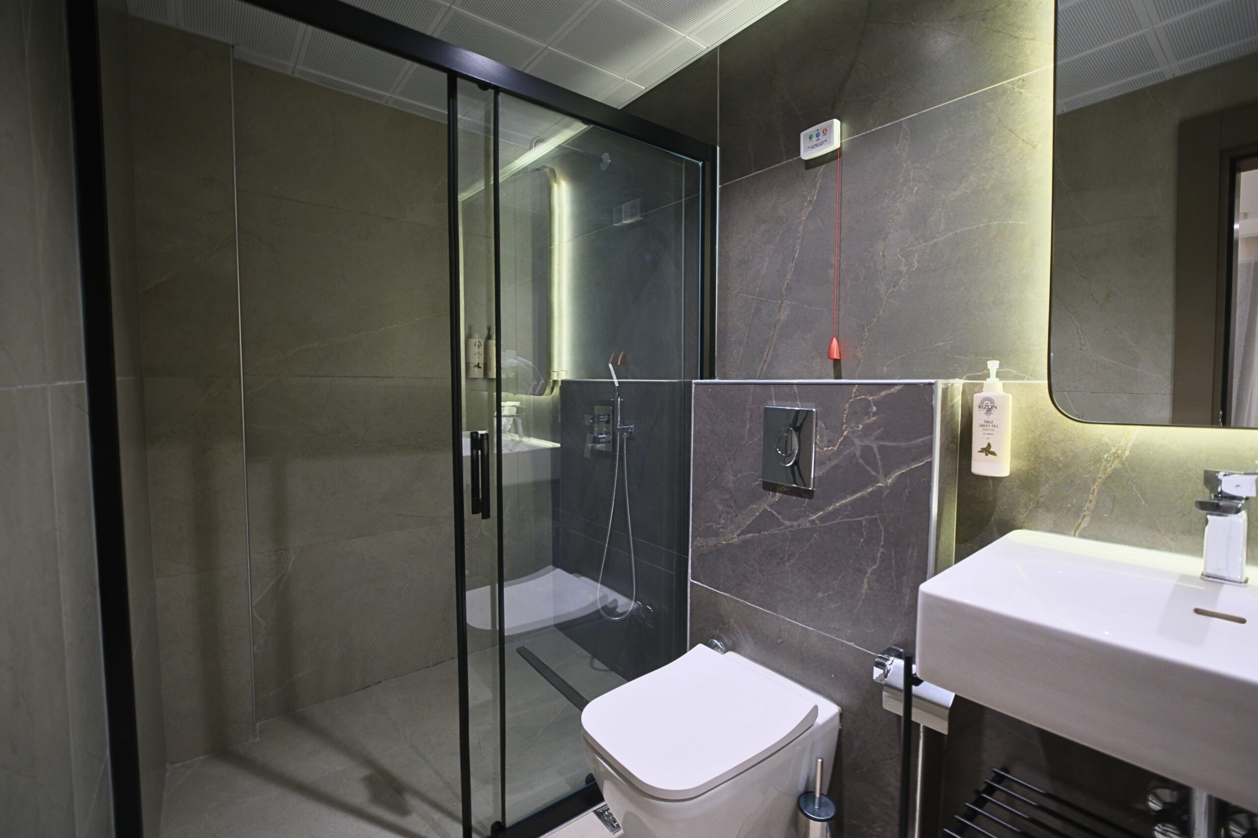 The Rizon Hotel Banyo