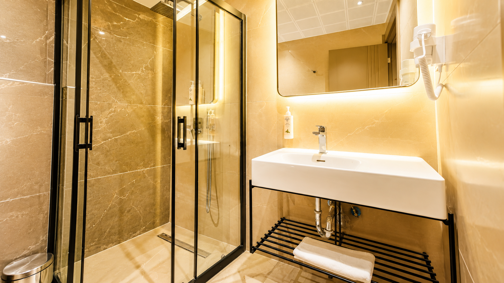 The Rizon Hotel Banyo