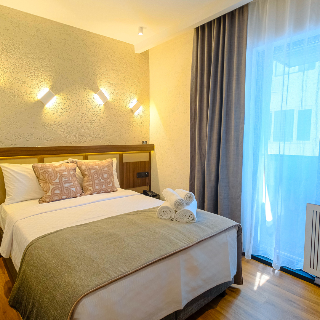 Standard Room with French Bed
