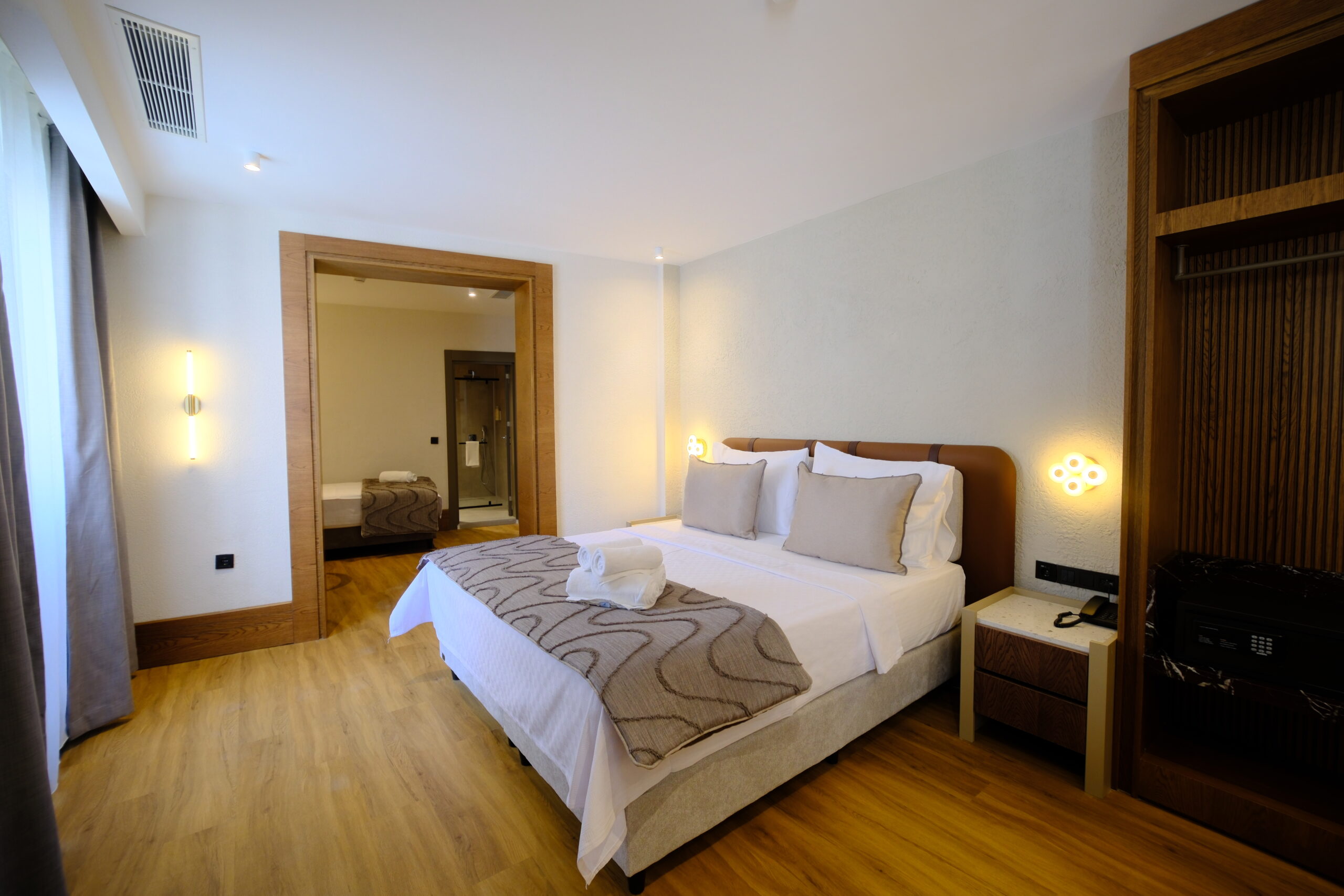 Suite Room with French Bed and Sofa Bed